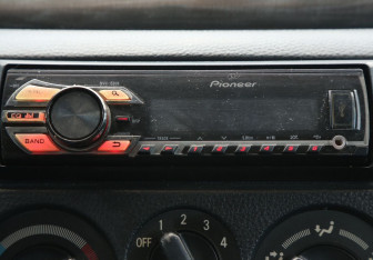 Подержанный автомобиль Mitsubishi Lancer Sedan 2004 года (15 фото)