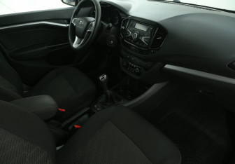 Подержанный автомобиль LADA (ВАЗ) Vesta Wagon 2019 года (9 фото)