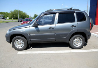 Подержанный автомобиль Chevrolet Niva 2013 года (8 фото)