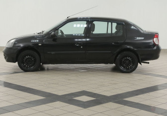 Подержанный автомобиль Renault Symbol 2007 года (7 фото)