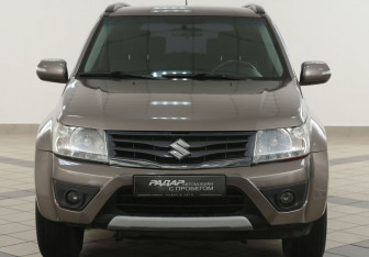 Подержанный автомобиль Suzuki Grand Vitara 2013 года (6 фото)