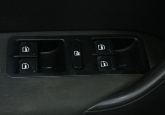 Подержанный автомобиль Volkswagen Polo Sedan 2012 года (16 фото)