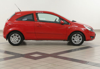 Подержанный автомобиль Opel Corsa 2007 года (5 фото)
