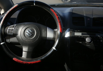 Подержанный автомобиль Suzuki SX4 Hatchback 2010 года (14 фото)