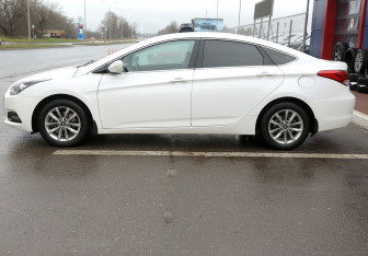 Подержанный автомобиль Hyundai i40 Sedan 2016 года (8 фото)