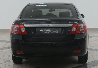 Подержанный автомобиль Chevrolet Epica 2008 года (4 фото)