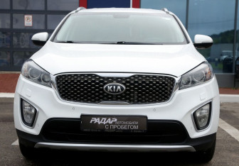 Подержанный автомобиль Kia Sorento 2015 года (2 фото)