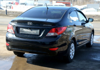 Подержанный автомобиль Hyundai Solaris Sedan 2013 года (6 фото)