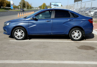 Подержанный автомобиль LADA (ВАЗ) Vesta Sedan 2016 года (8 фото)