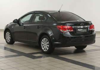 Подержанный автомобиль Chevrolet Cruze Sedan 2012 года (2 фото)