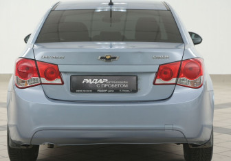 Подержанный автомобиль Chevrolet Cruze Sedan 2010 года (3 фото)