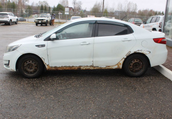 Подержанный автомобиль Kia Rio Sedan 2012 года (4 фото)