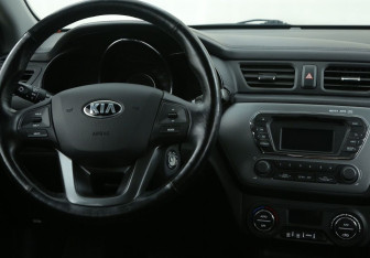 Подержанный автомобиль Kia Rio Sedan 2014 года (14 фото)