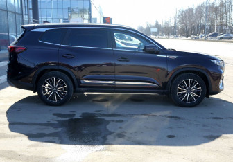 Подержанный автомобиль Chery Tiggo 8 Pro 2021 года (7 фото)