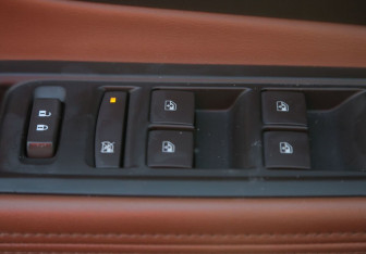 Подержанный автомобиль Opel Mokka 2013 года (17 фото)