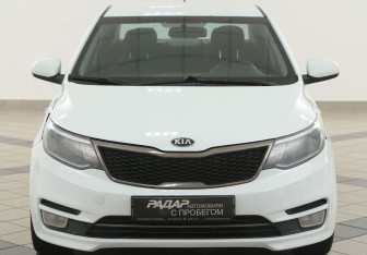 Подержанный автомобиль Kia Rio Sedan 2016 года (6 фото)