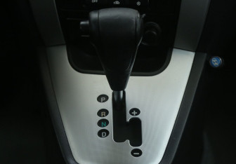 Подержанный автомобиль Hyundai Tucson 2006 года (13 фото)