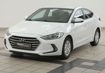 Подержанный автомобиль Hyundai Elantra Sedan 2016 года (8 фото)