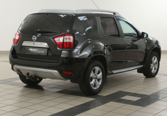 Подержанный автомобиль Nissan Terrano 2015 года (4 фото)