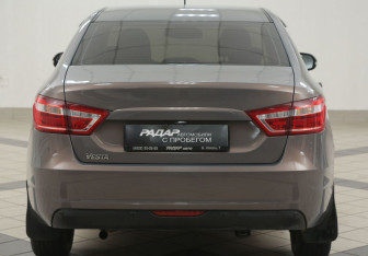 Подержанный автомобиль LADA (ВАЗ) Vesta Sedan 2018 года (3 фото)