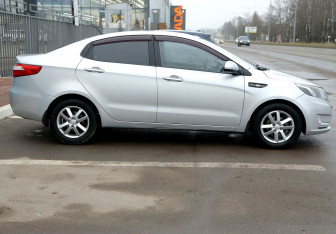 Подержанный автомобиль Kia Rio Sedan 2011 года (7 фото)