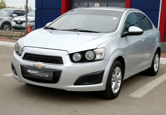 Подержанный автомобиль Chevrolet Aveo Sedan 2013 года (3 фото)