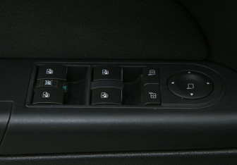 Подержанный автомобиль Opel Astra Sedan 2008 года (17 фото)