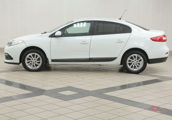 Подержанный автомобиль Renault Fluence 2015 года (7 фото)