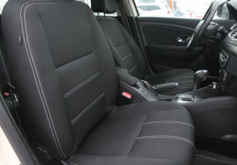 Подержанный автомобиль Renault Fluence 2013 года (10 фото)