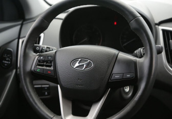 Подержанный автомобиль Hyundai Creta 2019 года (16 фото)