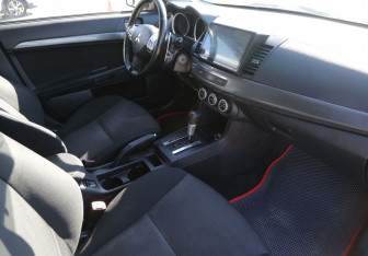 Подержанный автомобиль Mitsubishi Lancer Sedan 2008 года (9 фото)