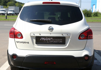 Подержанный автомобиль Nissan Qashqai+2 2009 года (5 фото)