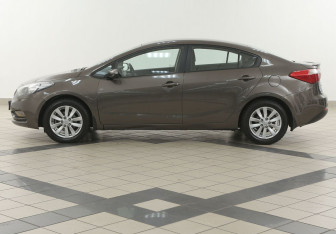 Подержанный автомобиль Kia Cerato Sedan 2015 года (7 фото)