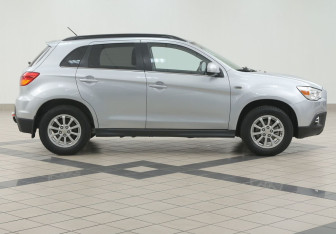 Подержанный автомобиль Mitsubishi ASX 2011 года (5 фото)