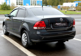 Подержанный автомобиль Volkswagen Polo Sedan 2014 года (4 фото)