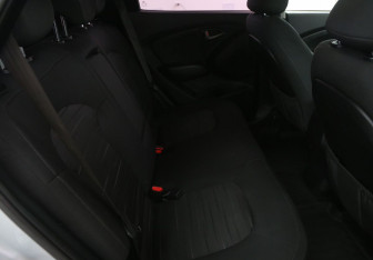 Подержанный автомобиль Hyundai ix35 2015 года (11 фото)