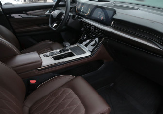 Подержанный автомобиль Exeed VX 2023 года (9 фото)