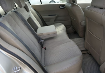 Подержанный автомобиль Renault Megane Sedan 2007 года (11 фото)