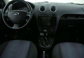 Подержанный автомобиль Ford Fusion 2006 года (12 фото)