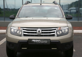 Подержанный автомобиль Renault Duster 2013 года (2 фото)