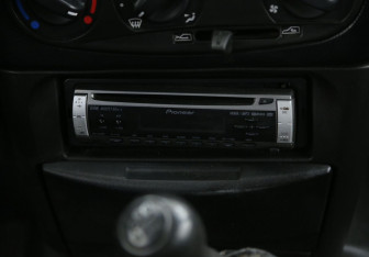 Подержанный автомобиль Chevrolet Niva 2006 года (14 фото)