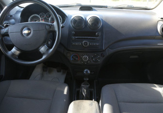 Подержанный автомобиль Chevrolet Aveo Sedan 2006 года (12 фото)