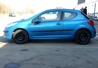 Подержанный автомобиль Peugeot 207 Hatchback 2008 года (8 фото)