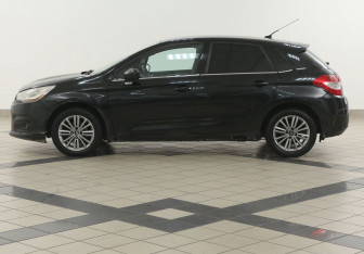 Подержанный автомобиль Citroen C4 Hatchback 2012 года (7 фото)