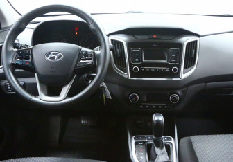 Подержанный автомобиль Hyundai Creta 2019 года (8 фото)