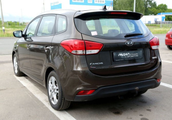 Подержанный автомобиль Kia Carens 2016 года (4 фото)