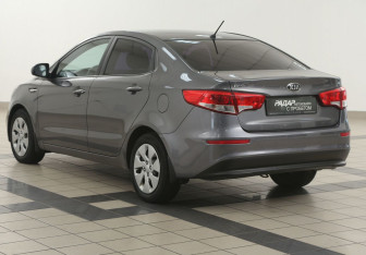Подержанный автомобиль Kia Rio Sedan 2015 года (2 фото)