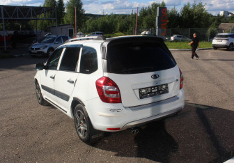 Подержанный автомобиль LADA (ВАЗ) Kalina Wagon 2014 года (5 фото)