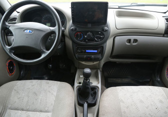 Подержанный автомобиль LADA (ВАЗ) Kalina Wagon 2011 года (12 фото)