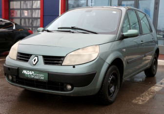 Подержанный автомобиль Renault Scenic 2006 года (3 фото)